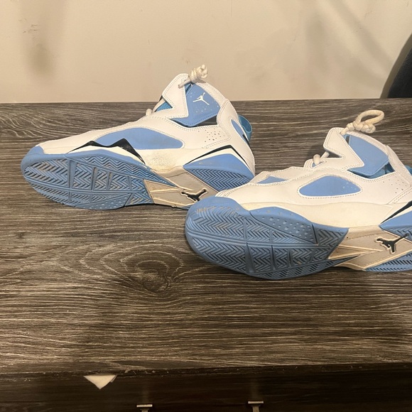 Jordan True Flight "White/University Blue/Black" - Picture 4 of 8